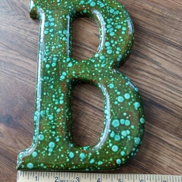 Vintage Ceramic Initial B Retro 70s Pottery Wall Decor Green Mottled Glaze - Picture 4 of 10
